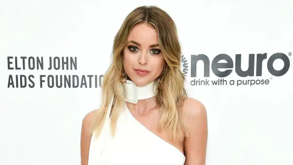 Pregnant Kaitlynn Carter Shows Bare Bump in Nude Photo