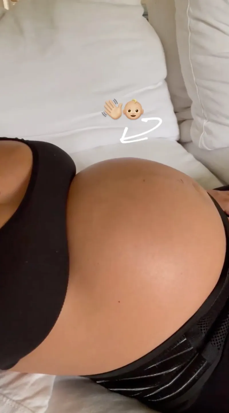 Pregnant Kaitlynn Carter's Baby Bump Album Baring Her Bump