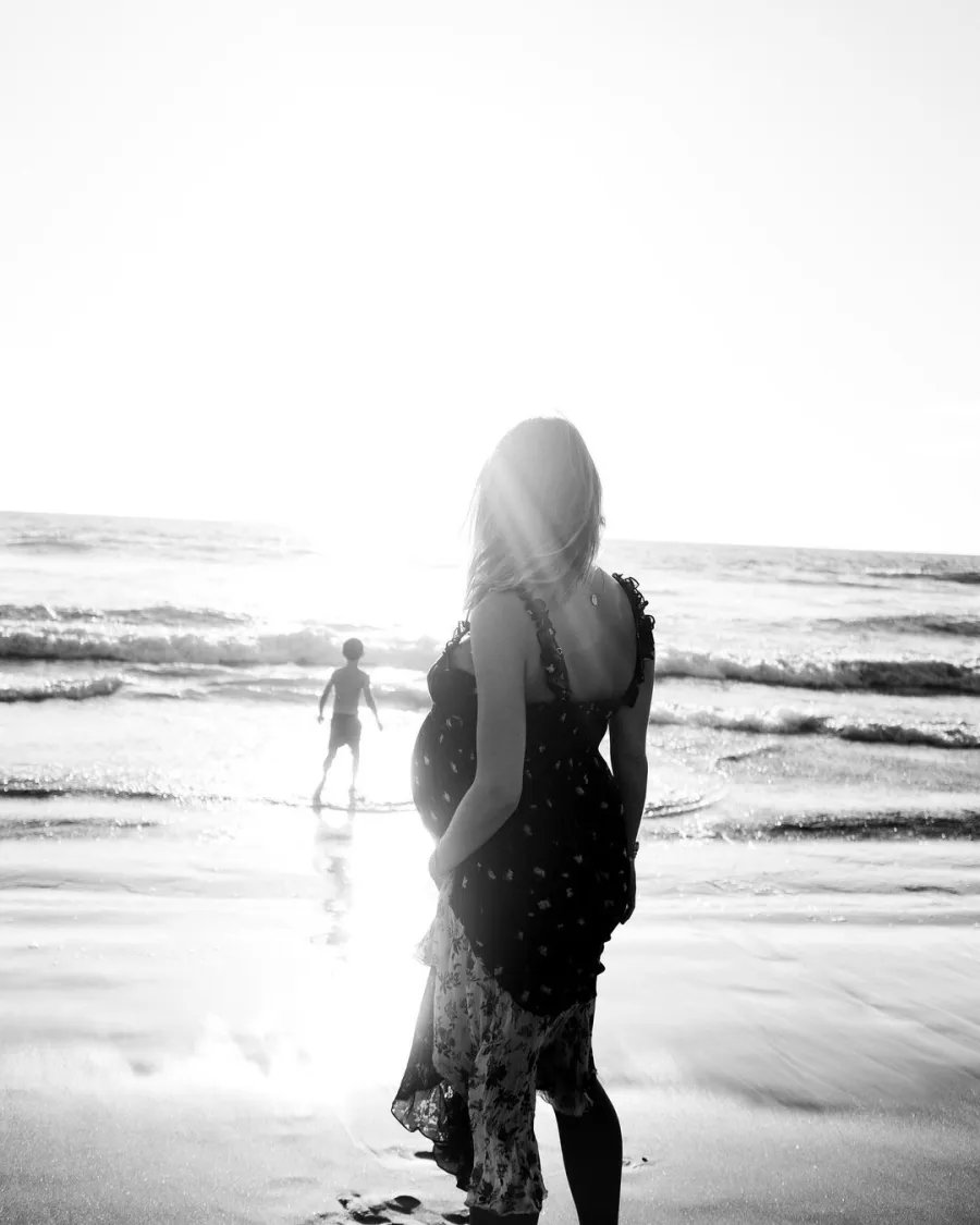 Pregnant Kaitlynn Carter's Baby Bump Album