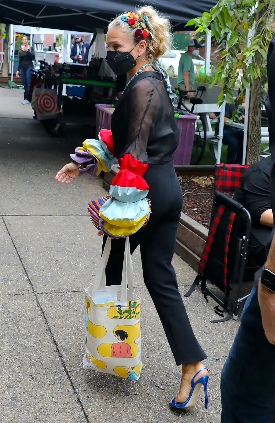 Sky High! SJP Rocks $650 Giuseppe Zanotti Blue Heels for ‘SATC’ Reboot