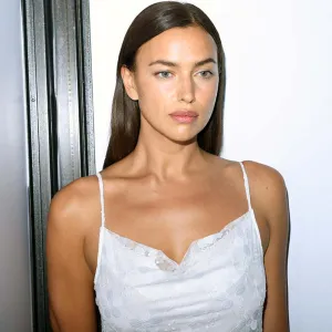 The Drugstore Secret Irina Shayks Smooth Silky Locks