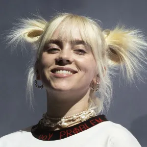 The Real Reason Billie Eilish Dyed Her Hair Blonde I Wanted Anonymity