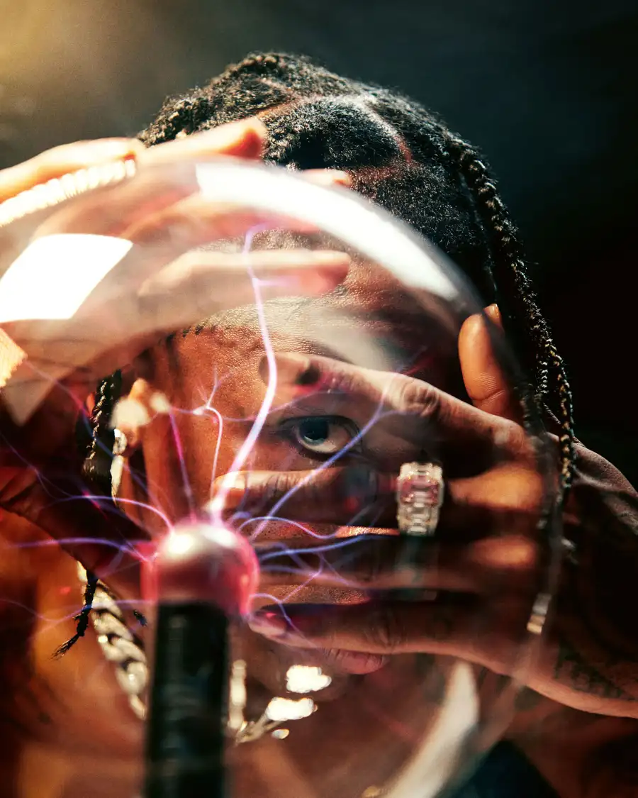 Travis Scott Kylie Jenner Stormi Natural Parenting CR Men 04