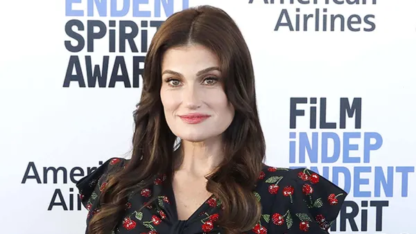 Working Mom Problems Idina Menzel Barely Fit Into Her Glee Costumes