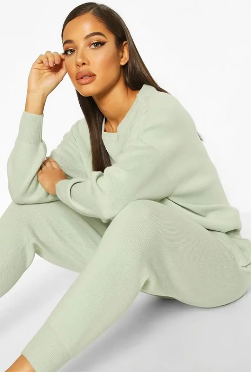 boohoo-fall-outfits-tracksuit