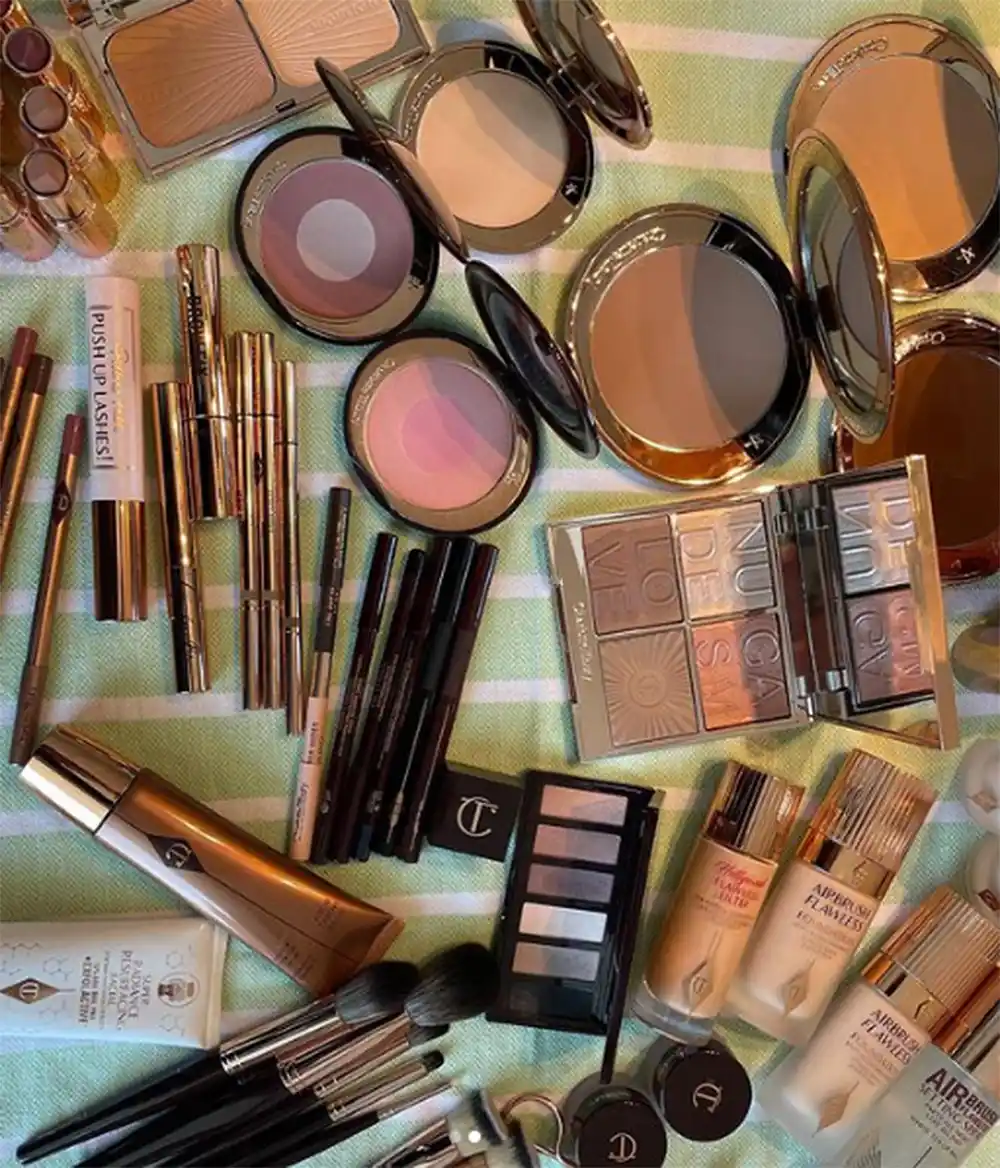 charlotte-tilbury-makeup-kaley-cuoco-emmys