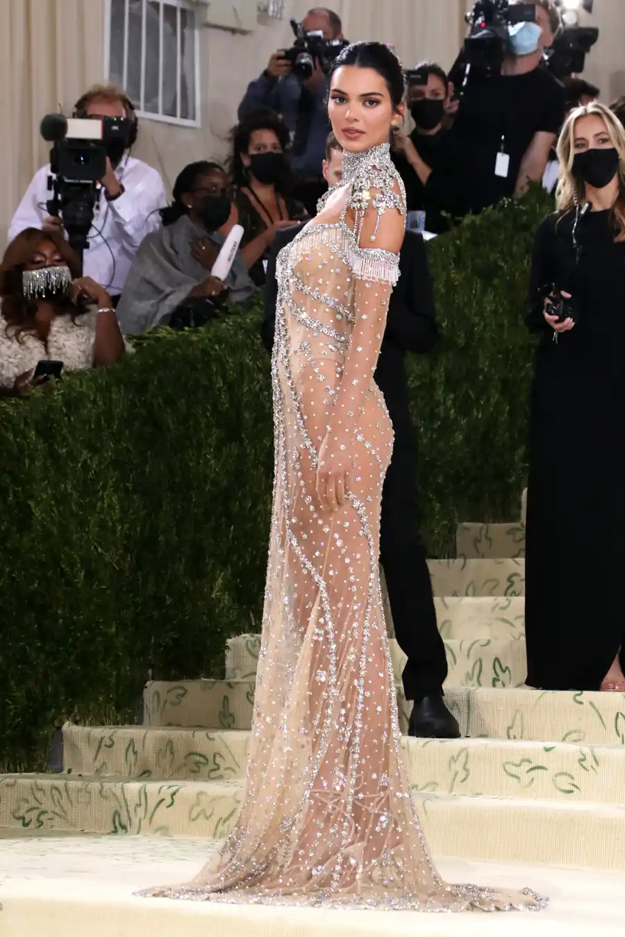 Sexy Sparkles! Kenall Jenner’s Met Gala Gown Is a Very Glitzy Nod to Audrey Hepburn