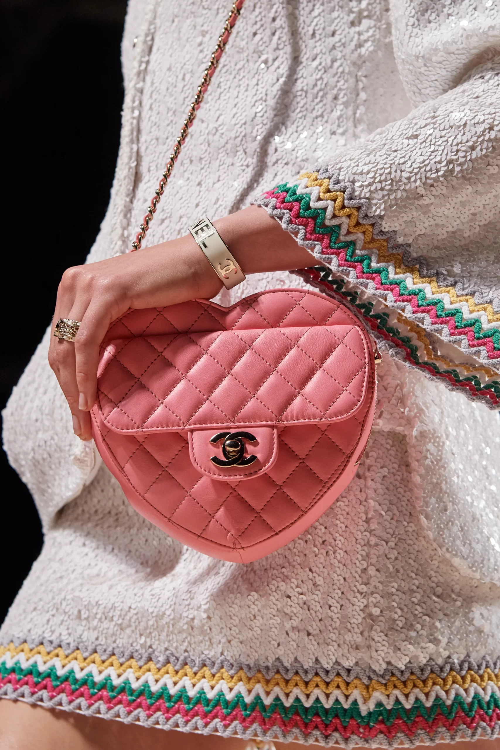 Chanel heart bag 2022,chanel bags S/S 2022