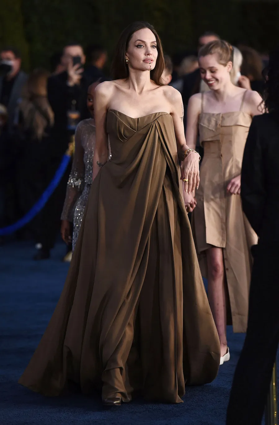 Angelina Jolie Brings Her 5 Youngest Kids Eternals Premiere Coordinating Looks