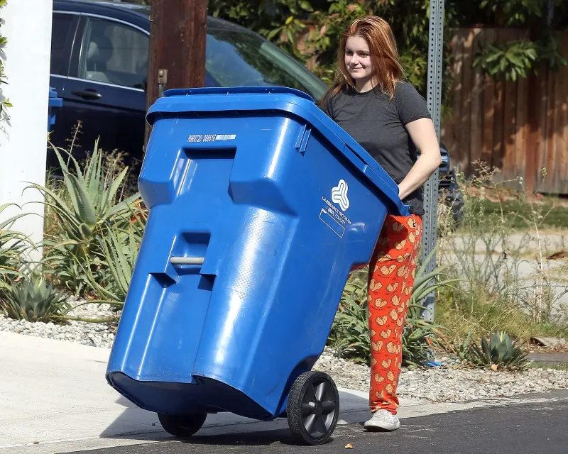 Ariel Winter They Take Out The Trash Just Like Us