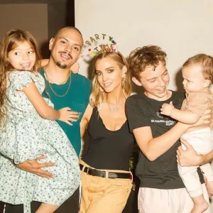 Ashlee Simpson Poses for Rare Family Photo While Celebrating 37th Birthday
