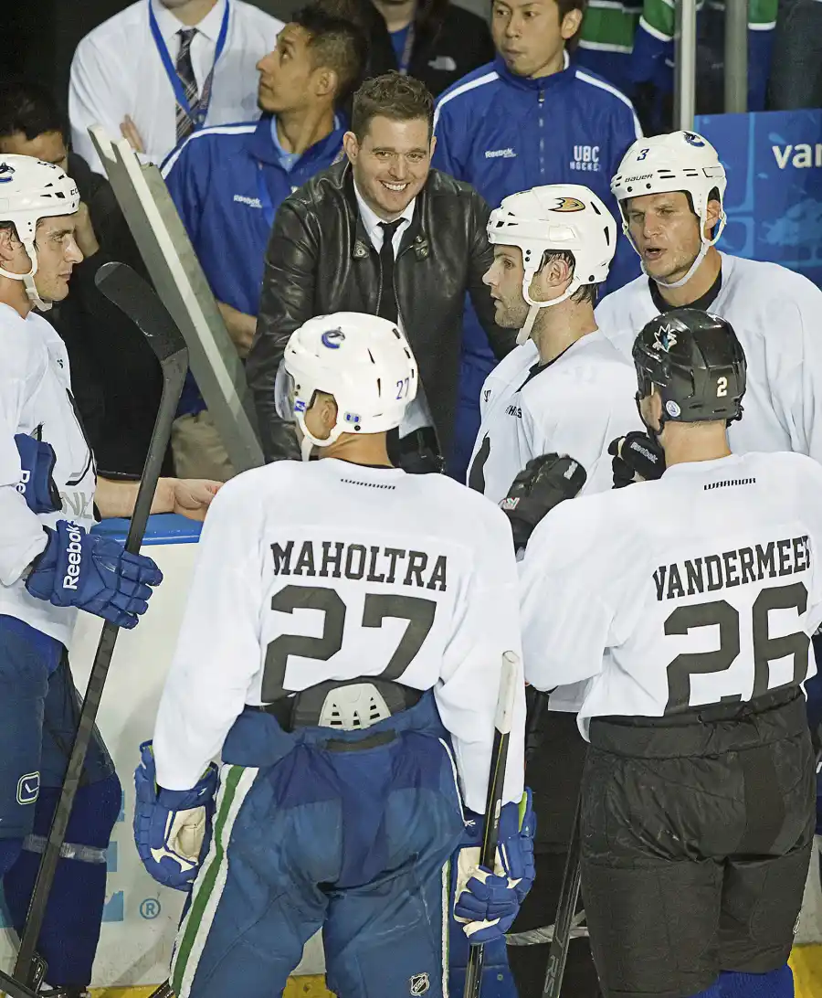 Celebrities Who Love Hockey: Carrie Underwood, Justin Bieber, Vince Vaughn and More