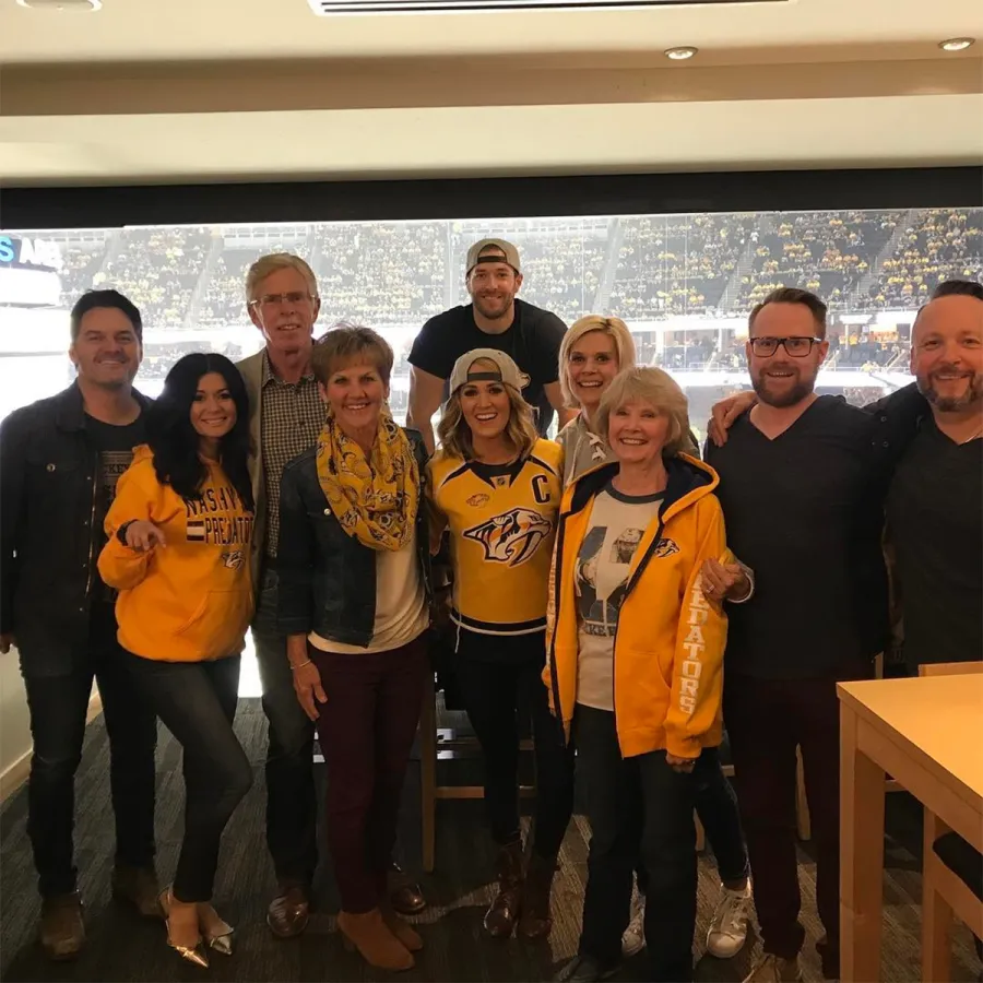 Celebrities Who Love Hockey: Carrie Underwood, Justin Bieber, Vince Vaughn and More