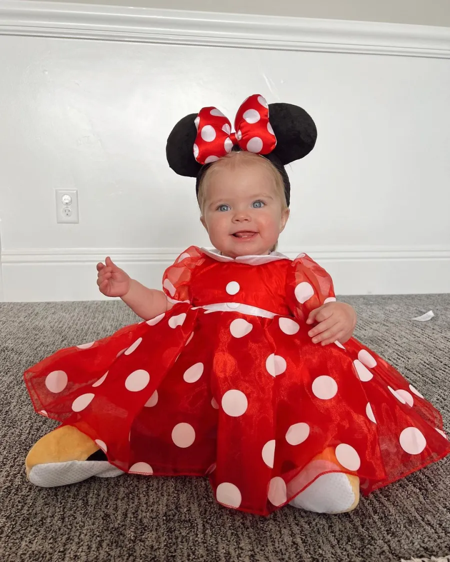 Celebrity Families' 2021 Halloween Costumes Lindsay Arnold