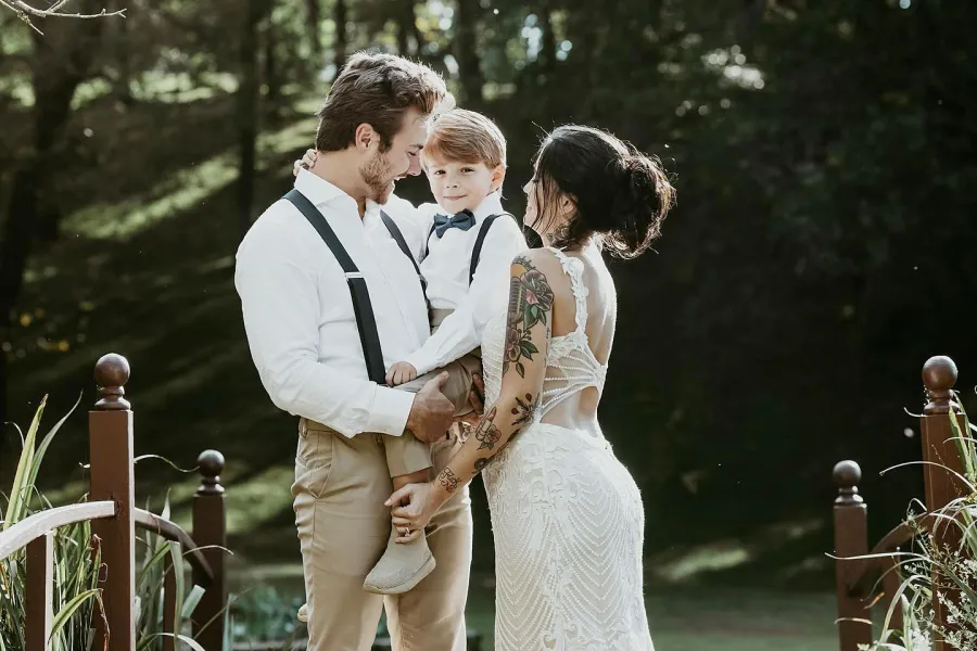 Celebrity Weddings 2021 See Which Stars Tied Knot Update Peyton Meyer Taela
