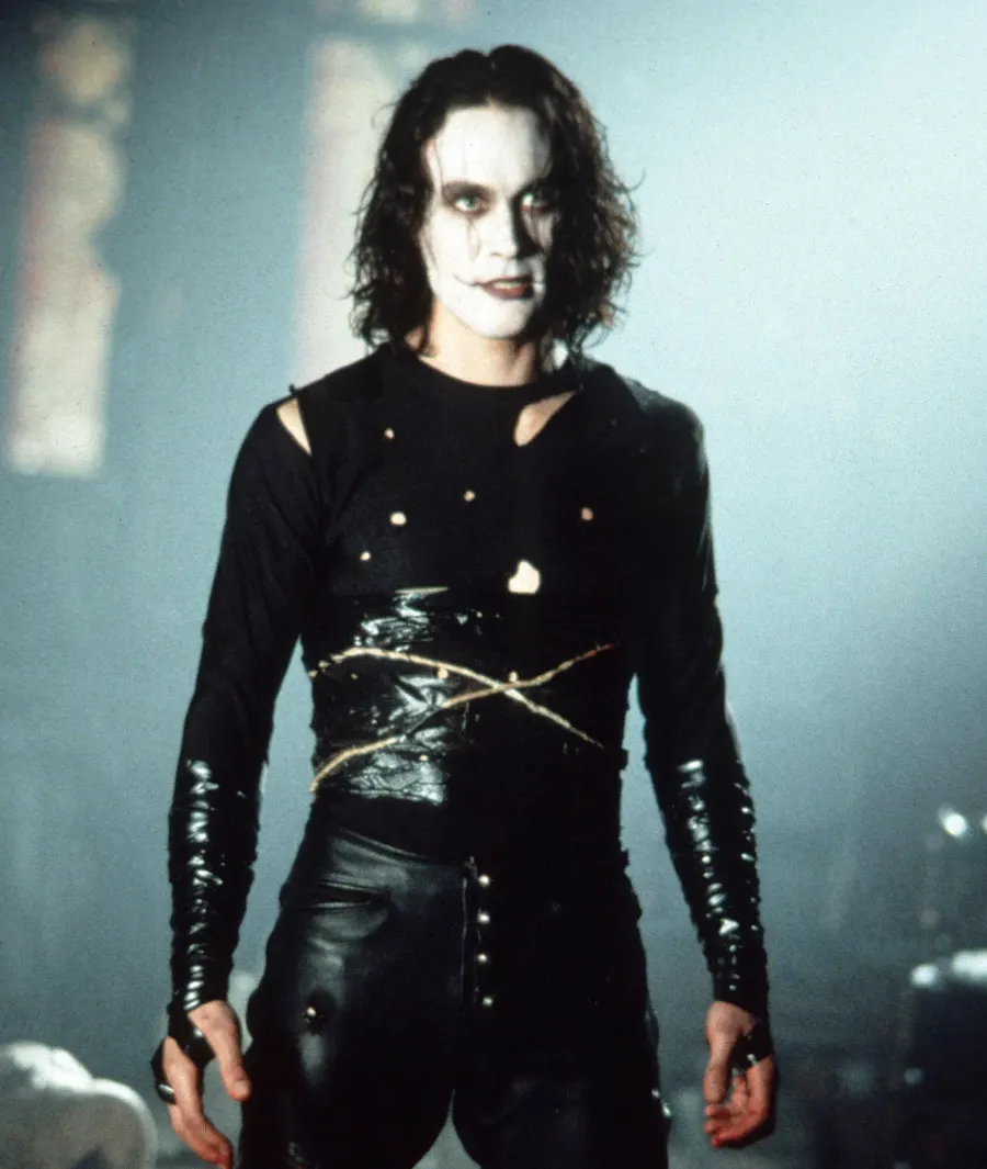 Has It Happened Before The Crow Brandon Lee Alec Baldwin Prop Misfire Injures Rust Director Kills Crew Member