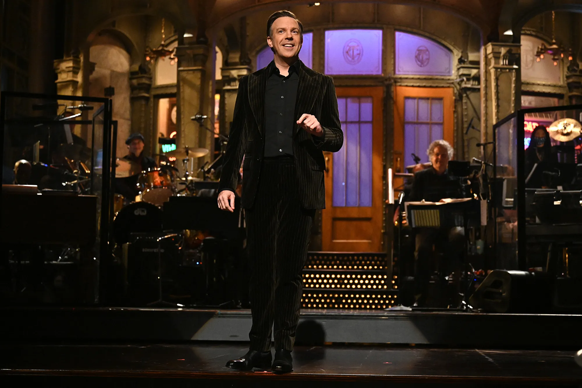 Jason Sudeikis Gushes Over Kids Otis and Daisy on 'SNL,' Reprises ​Several of His Popular Characters