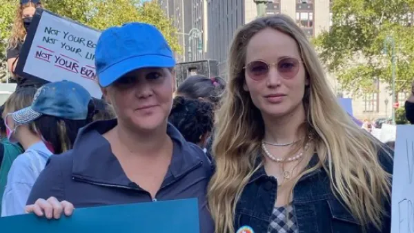 Jennifer Lawrence protested while pregnant at the October 2021 women's march.