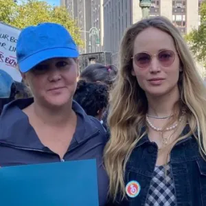 Jennifer Lawrence protested while pregnant at the October 2021 women's march.
