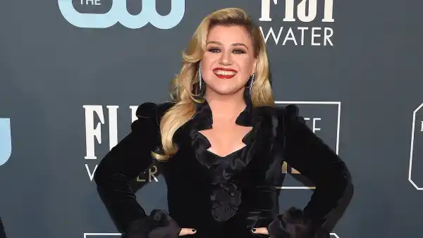 Kelly Clarkson Drops Another Breakup-Inspired Christmas Song Amid Brandon Blackstock Divorce