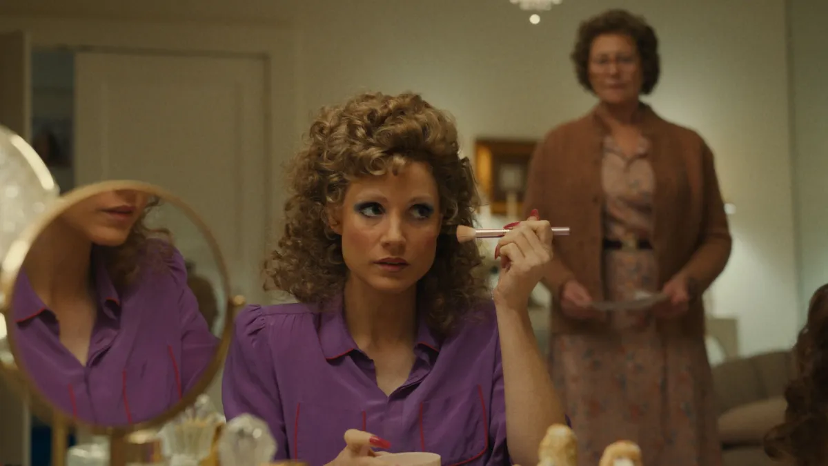 Key to the Character! Jessica Chastain’s Makeup in ‘The Eyes of Tammy Faye’ Had to Be as ‘Authentic as Possible