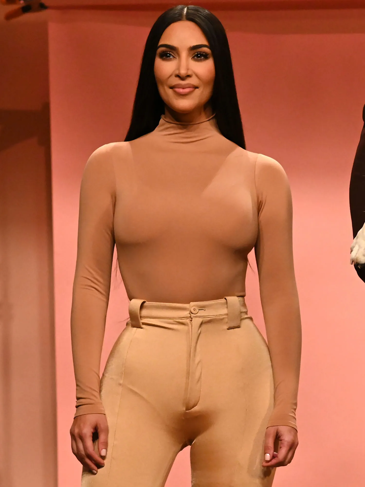 LOL! Watch Kim Kardashian Being Rushed Off ‘SNL’ Stage Between Skits