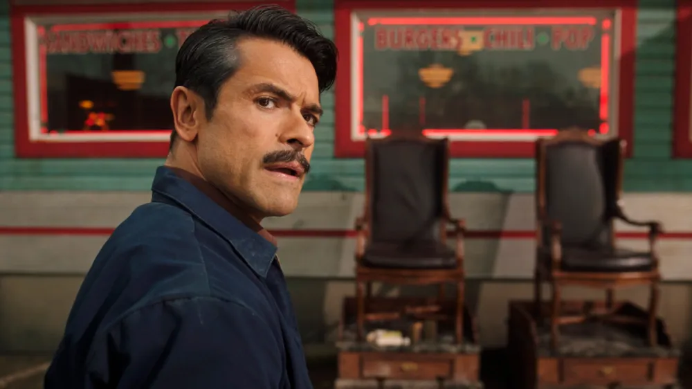 Mark Consuelos Exits &lsquo;Riverdale&rsquo; After 4 Seasons, Showrunner Reveals They Almost Killed Hiram