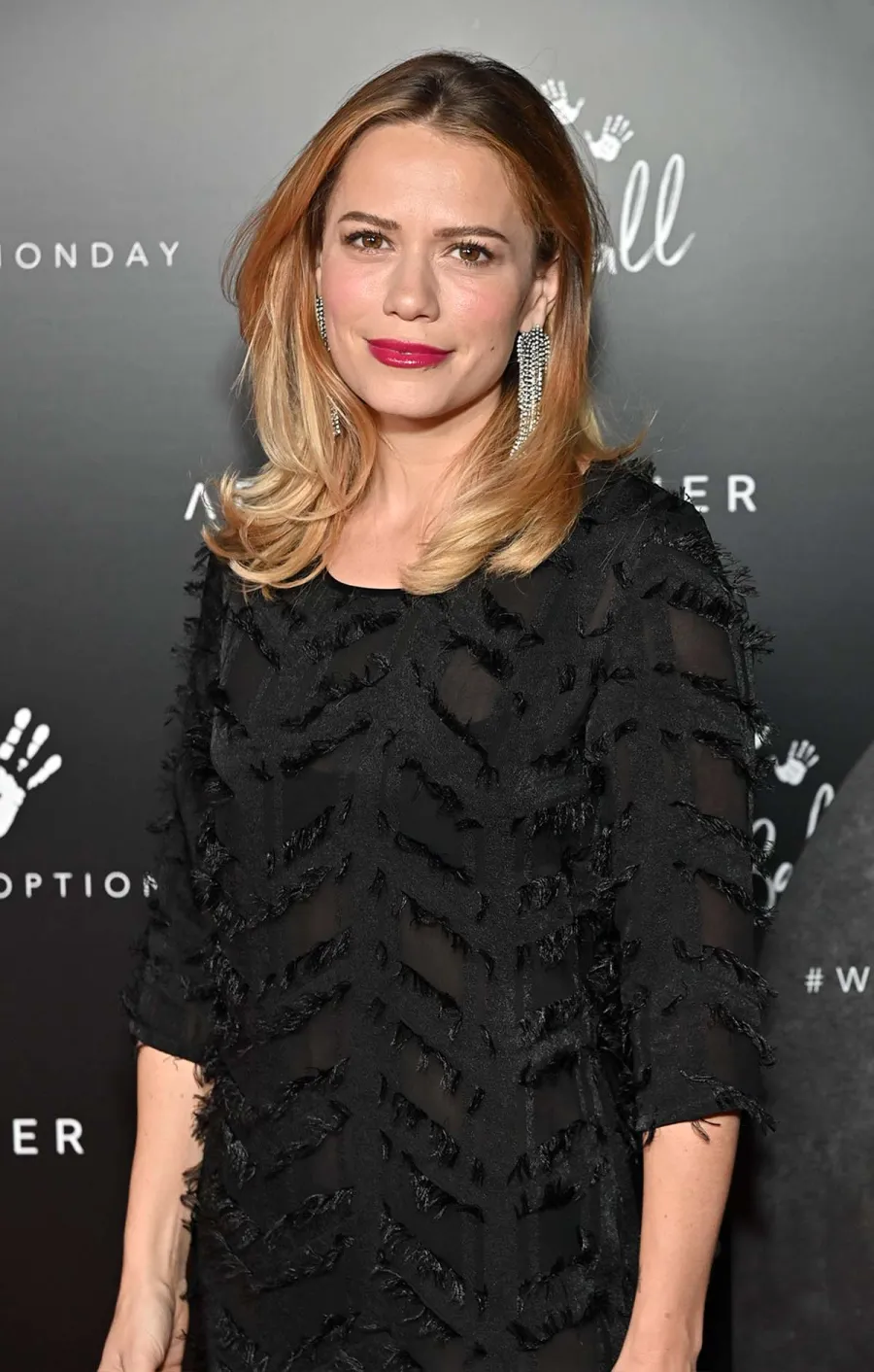 OTH Stars More Celebs React Bryan Greenberg Jamie Twins Surprise