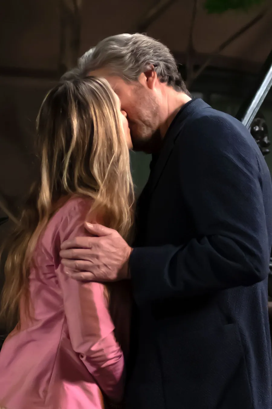 Sex and the City SATC And Just Like That Carrie Kissing New Man Sarah Jessica Parker Jon Tenney 6