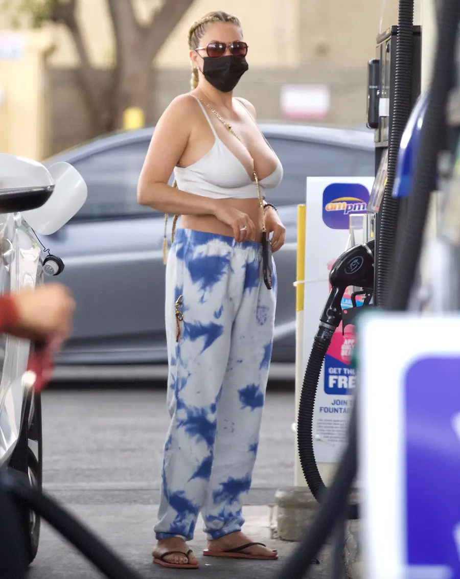 Shanna Moakler Steps Out After Ex Travis Barker Engagement to Kourtney Kardashian 4