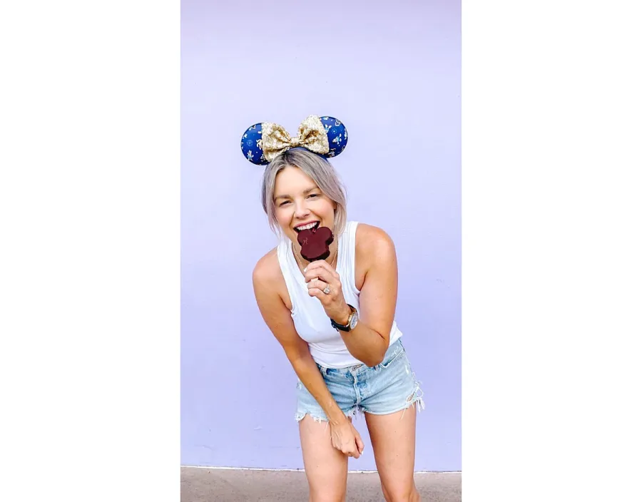 Celebs Visit Disney Theme Parks!