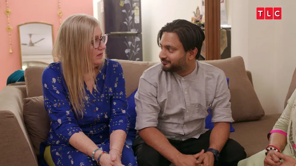 Sumit's Mom Teaches Jenny How to Clean the House in &lsquo;90 Day Fiance: The Other Way&rsquo; Sneak Peek