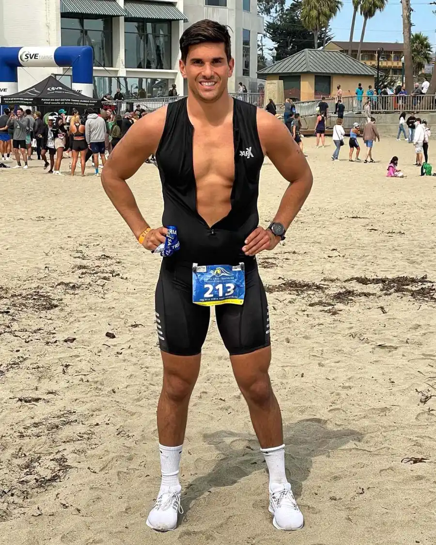 Who Is Ryan Fox 5 Things Know About The Bachelorette Contestant