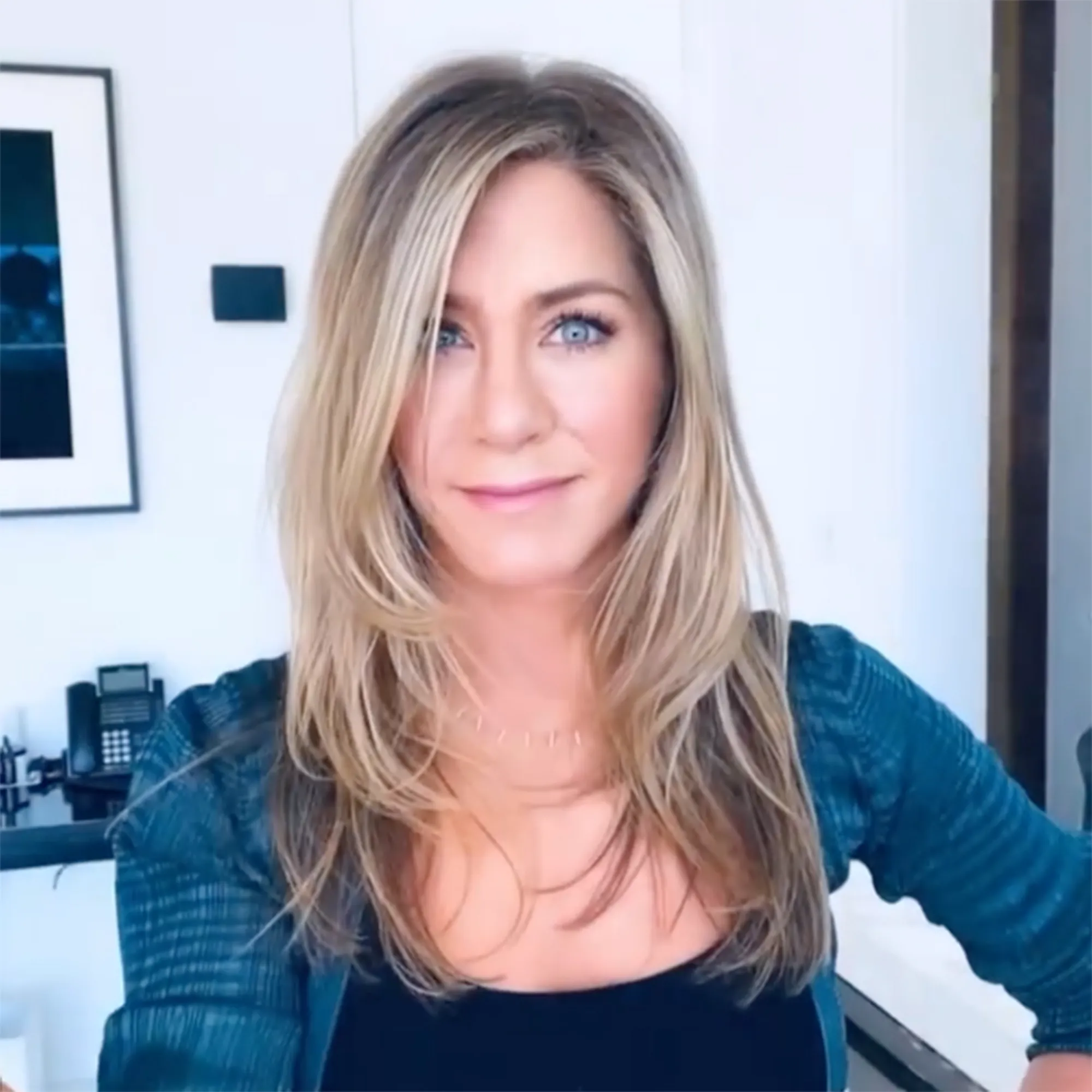 jennifer-aniston-gifts