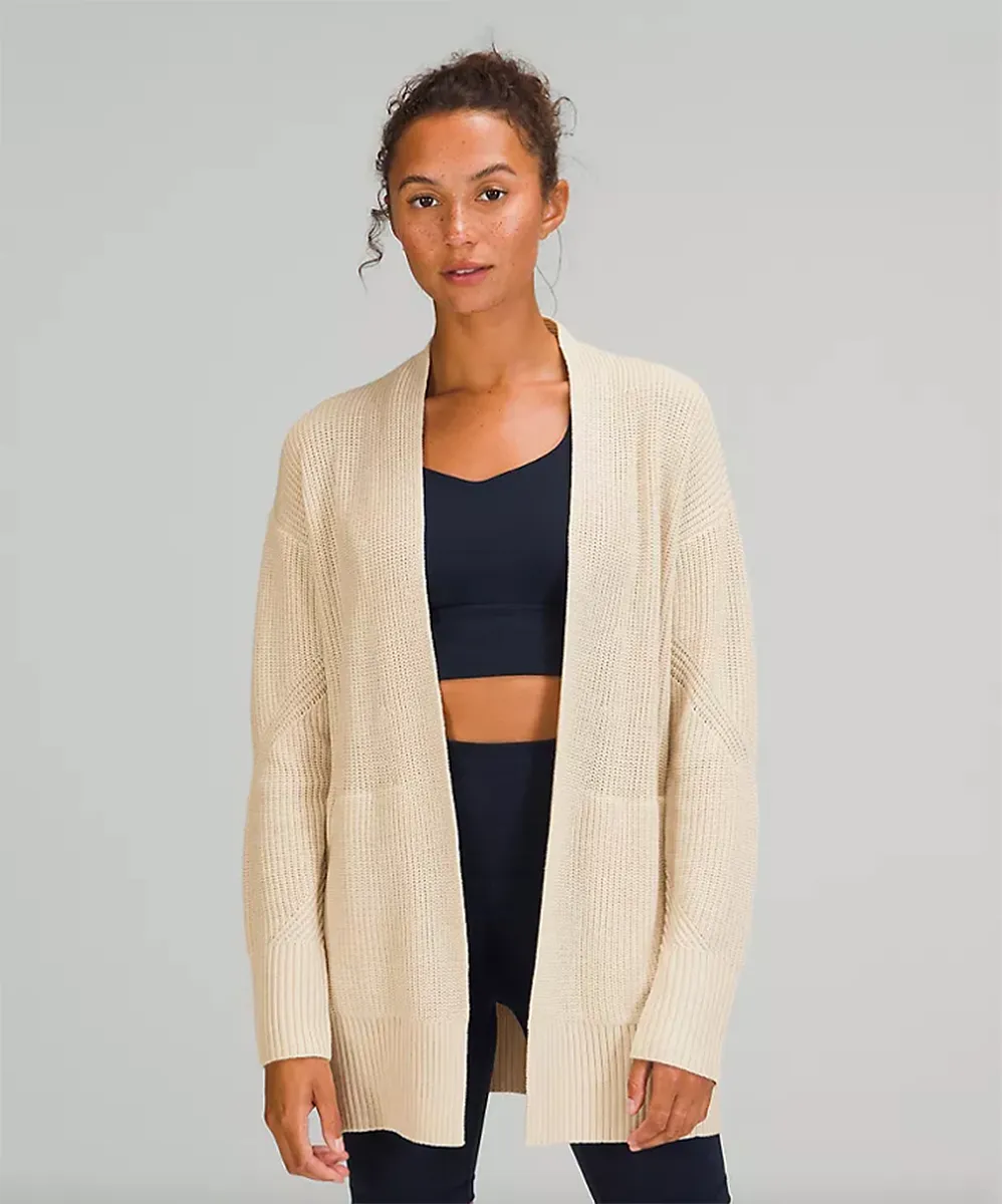 lululemon-holiday-gifts-cashlu-sweater