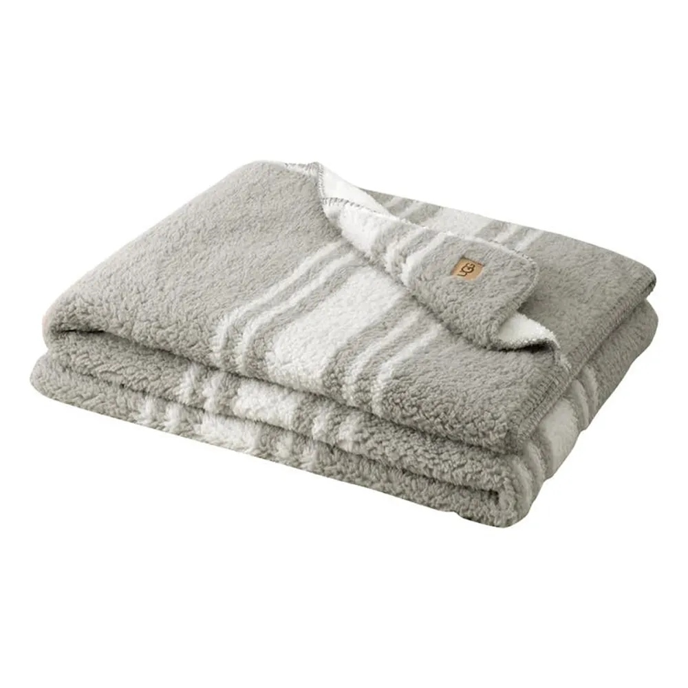 nordstrom-ugg-sale-hailey-blanket