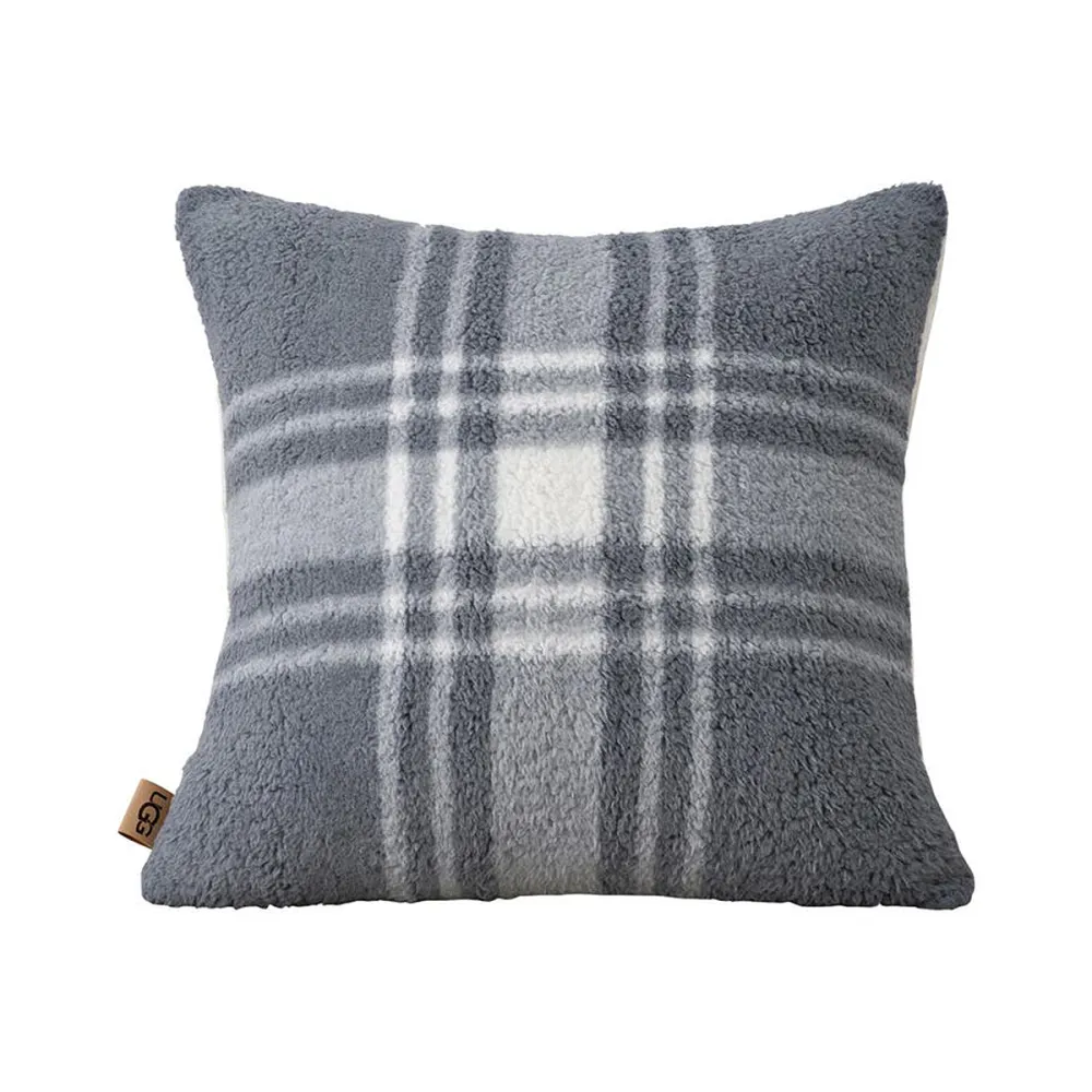 nordstrom-ugg-sale-pillow