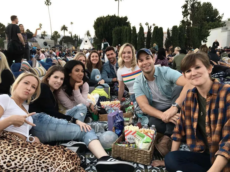 Aca Awesome Pitch Perfect Costars Sweetest Reunions Over Years