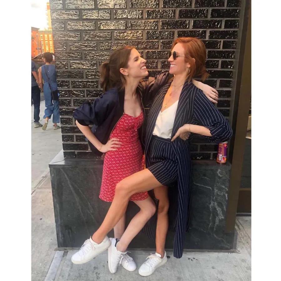 Aca Awesome Pitch Perfect Costars Sweetest Reunions Over Years