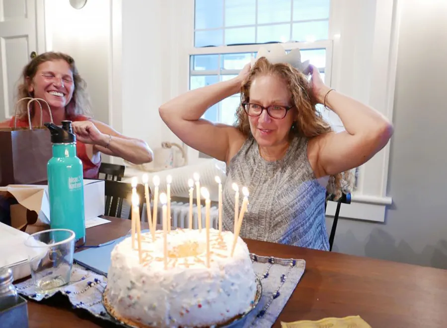 Amanda Seyfried Rare Photos With Kids Parenting Quotes Over Years