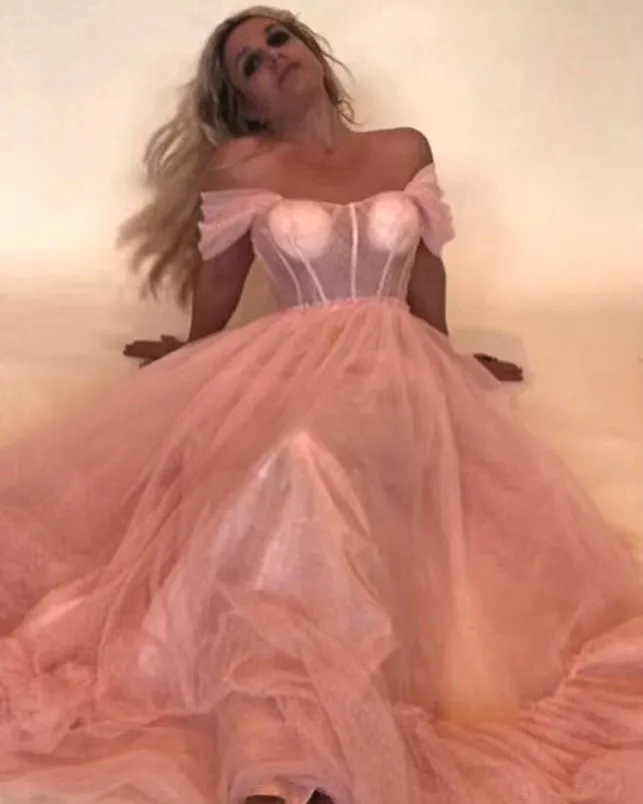 Britney Spears&rsquo; Wedding Dress Is Being Designed by Versace &mdash; and It&rsquo;s Being Made &lsquo;As We Speak&rsquo;