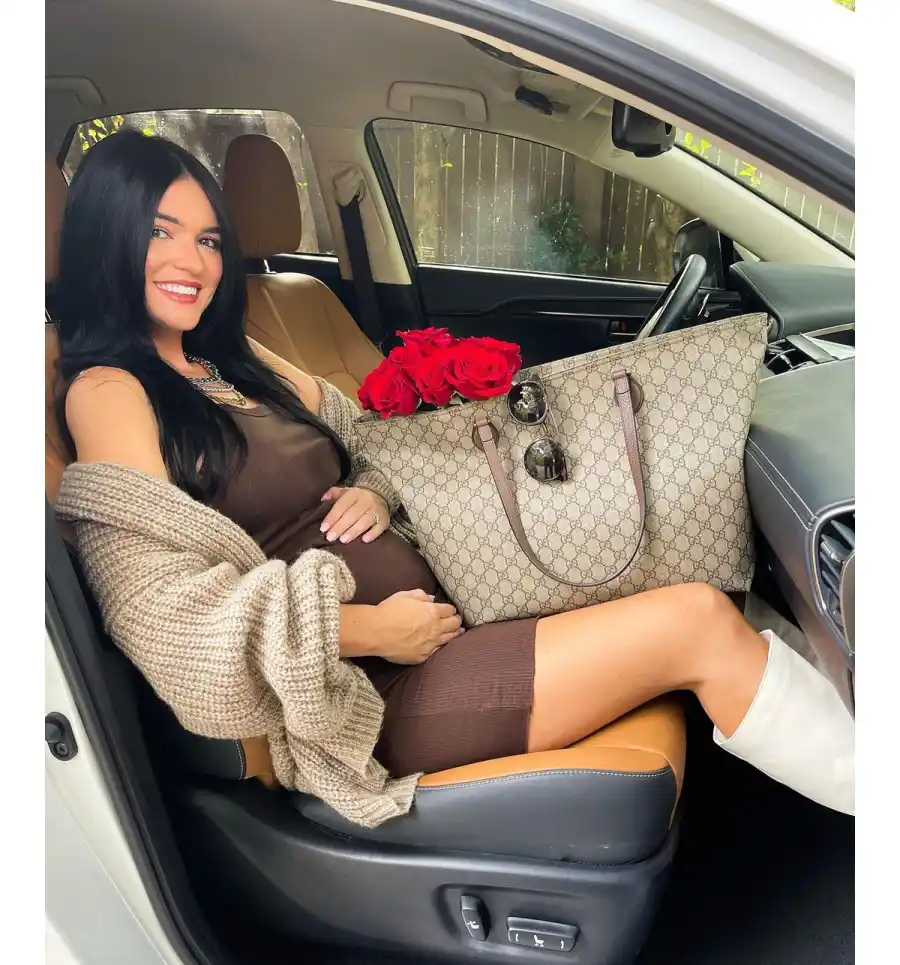 Bumping in Brown Raven Gates Gottschalk Instagram Bachelor Pregnant Raven Gates Shares Baby Bump Pics Ahead of 1st Child