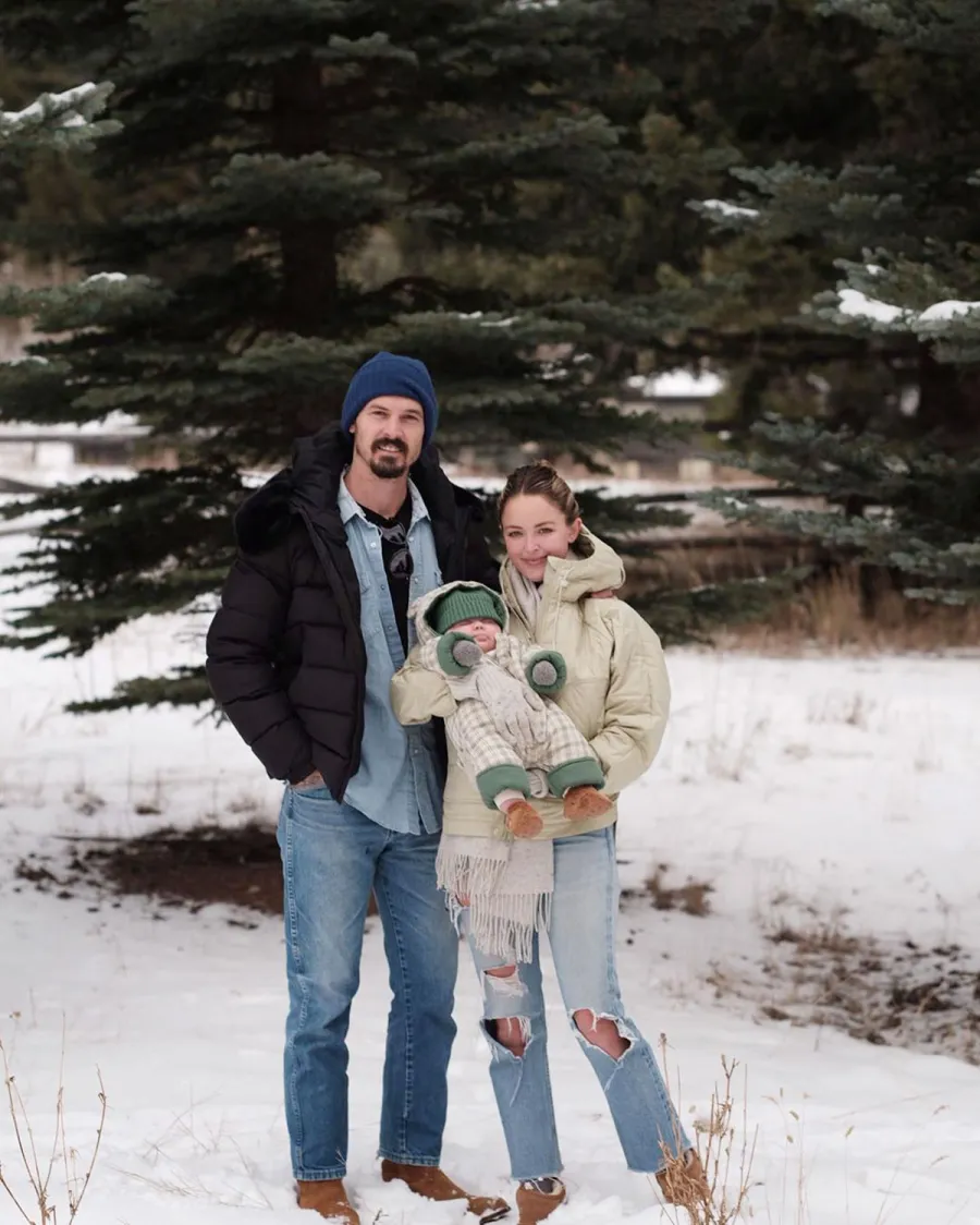 Celebrity Families Playing Snow Winter 2021 Kaitlynn Carter