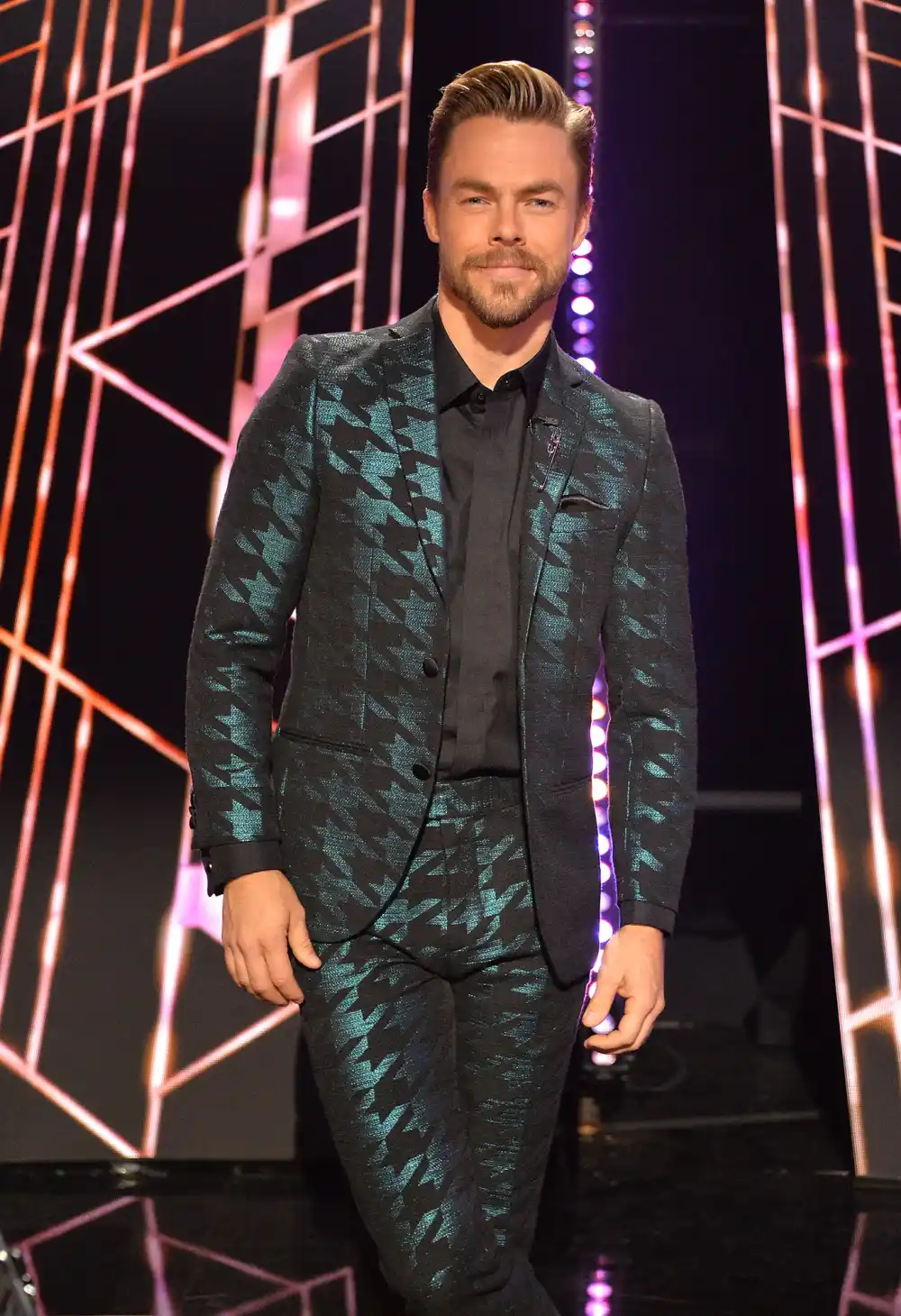 Derek Hough Tests Positive for Breakthrough Case of COVID-19 Ahead of Dancing With the Stars Finale 1