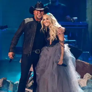 Duet Carrie Underwood Jason Aldean Perform CMAs