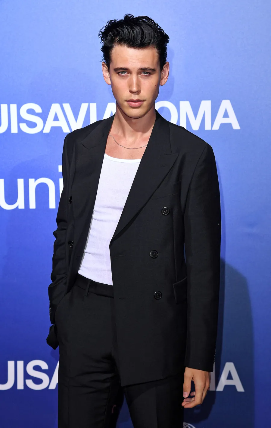 Everything to Know About Baz Luhrmann's Elvis Starring Austin Butler Tom Hanks and More