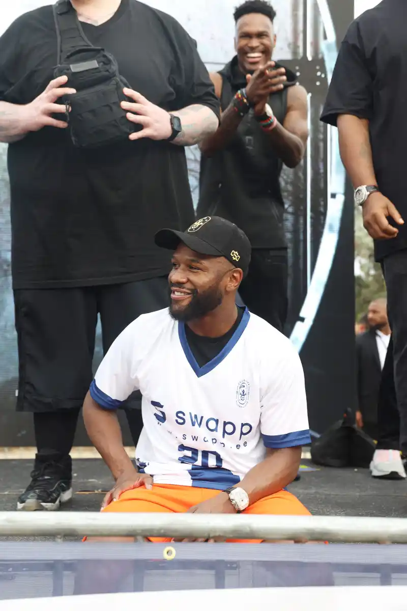 Floyd Mayweather Heads Celebrity Soccer Tournament Good Cause