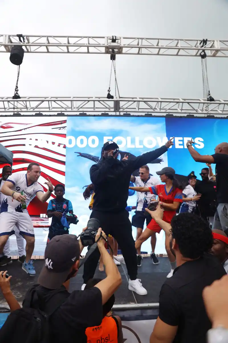 Floyd Mayweather Heads Celebrity Soccer Tournament Good Cause O.T. Genasis
