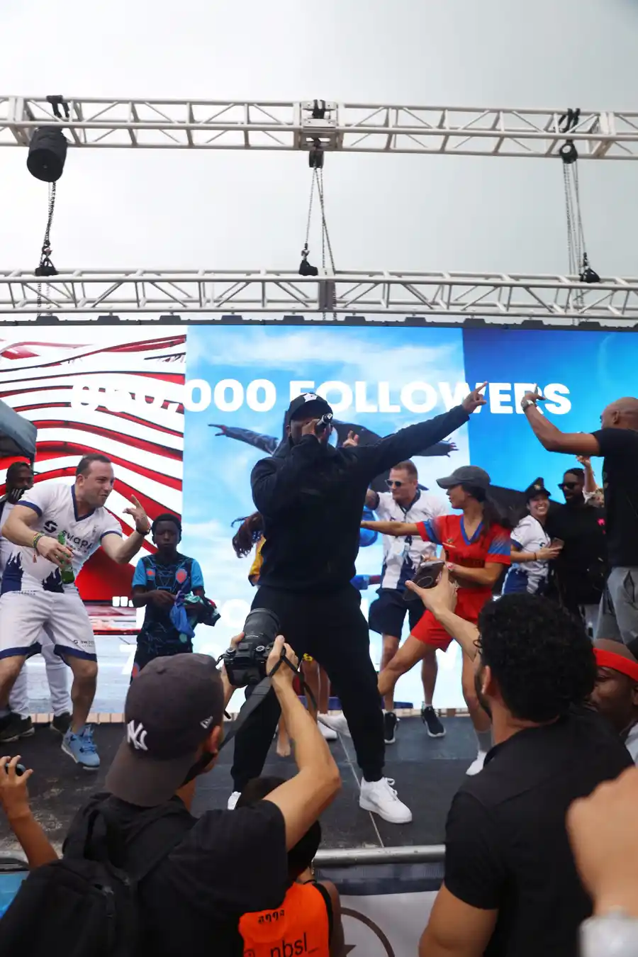 Floyd Mayweather Heads Celebrity Soccer Tournament Good Cause O.T. Genasis