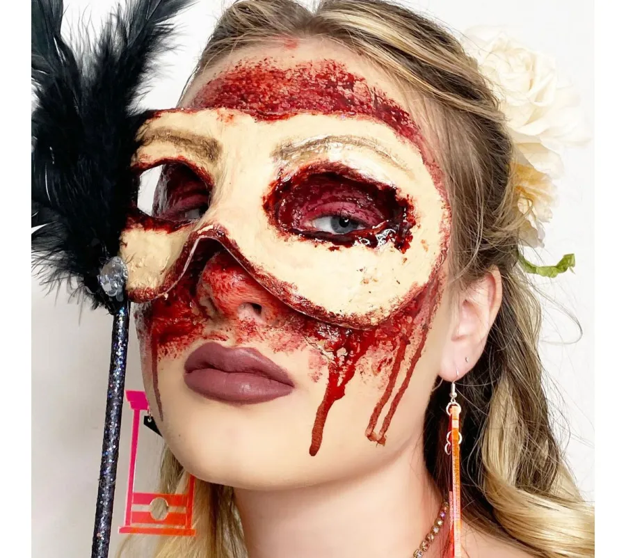 How Tori Spelling Spent Halloween Amid Dean McDermott Split Speculation 10